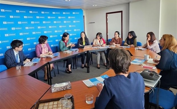 Vietnam Women’s Union delegation pay working visit to France